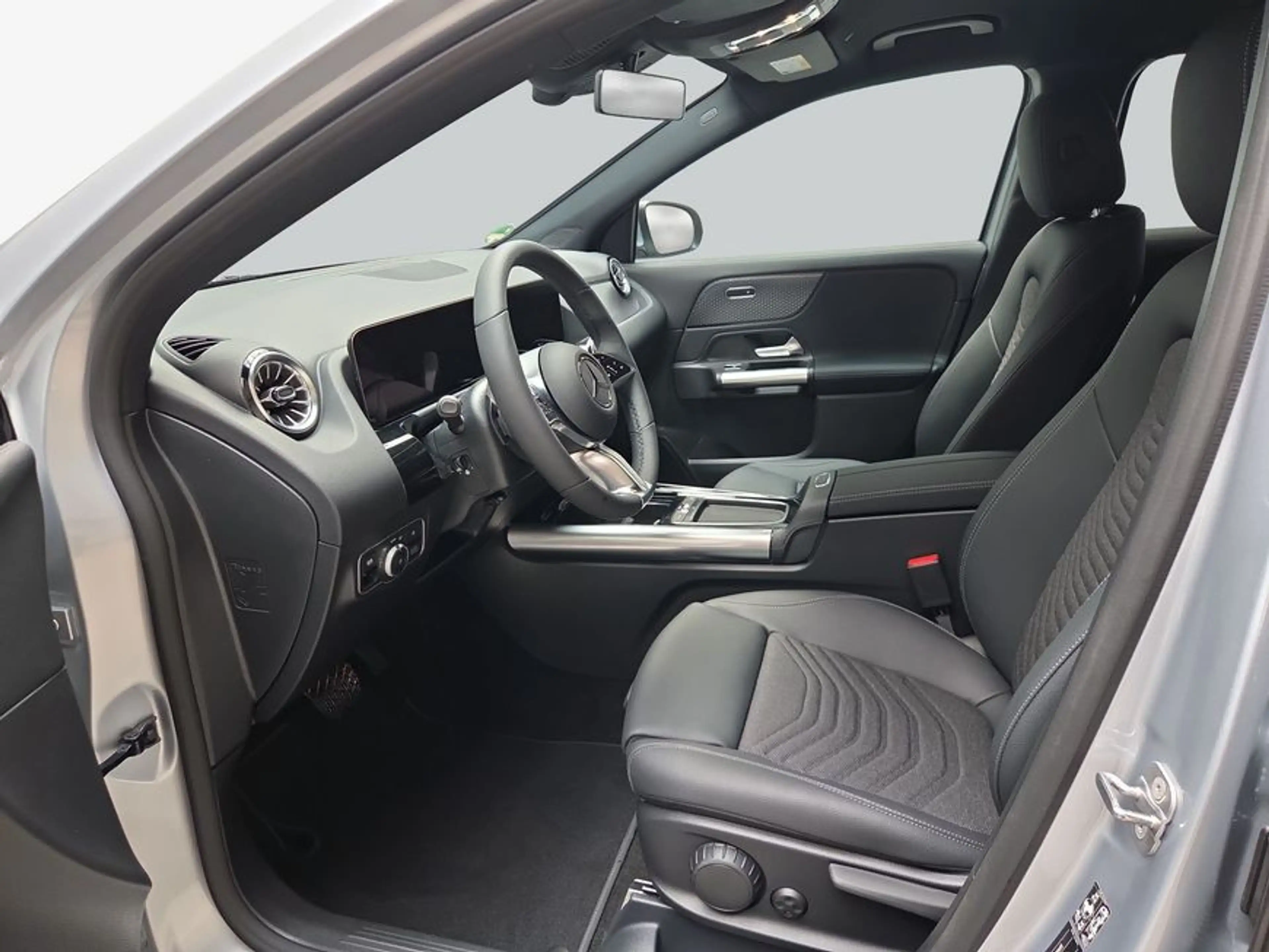 Mercedes-Benz GLA 180 GLA — photo 9