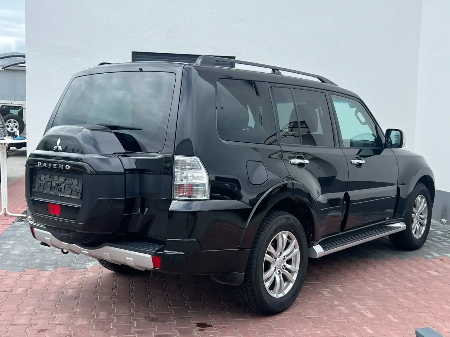 Mitsubishi Pajero 3.2 DI-D Top*NUR 109TKM*1HAND*7SITZER* Noir - 2