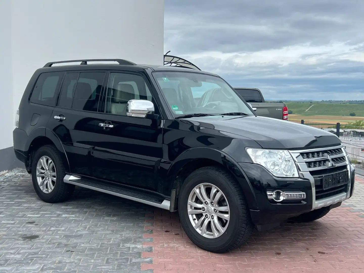 Mitsubishi Pajero 3.2 DI-D Top*NUR 109TKM*1HAND*7SITZER* Noir - 1