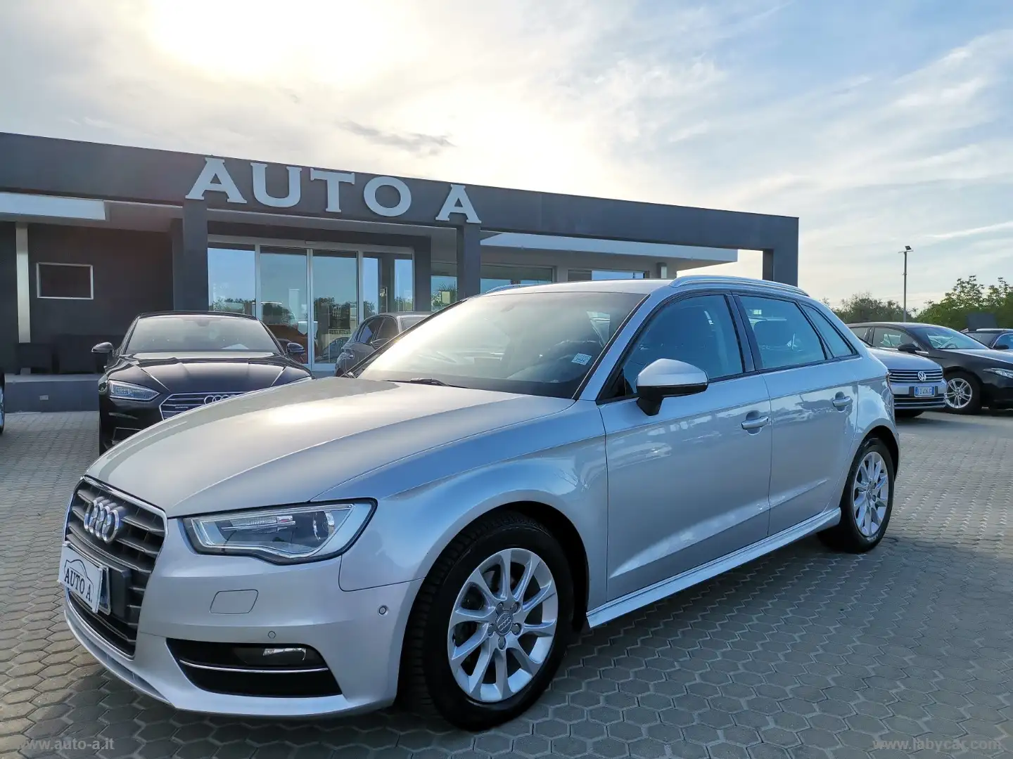 Audi A3 SPB 1.6 TDI ultra Attraction Grigio - 1