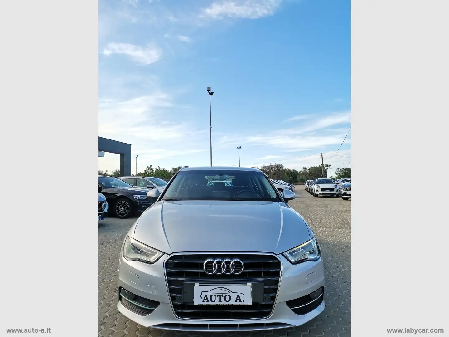 Audi A3 SPB 1.6 TDI ultra Attraction Grigio - 2