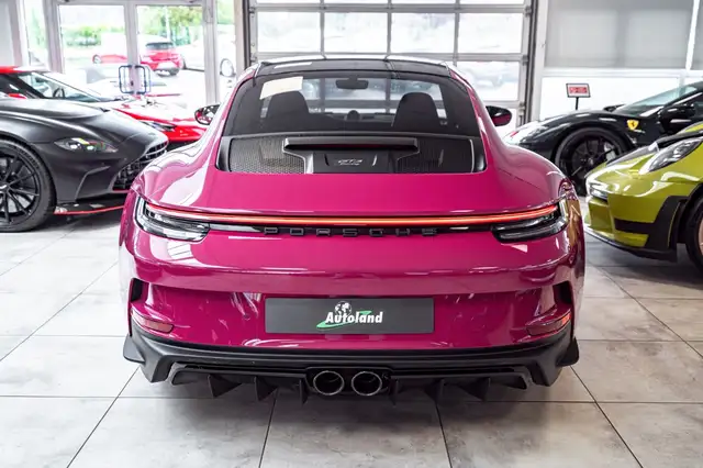 Porsche 911 view 6