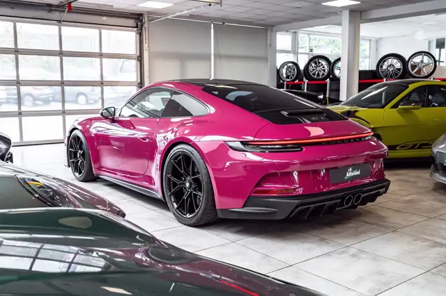 Porsche 911 view 5