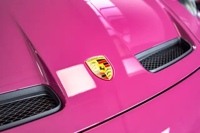 Porsche 911 view 9