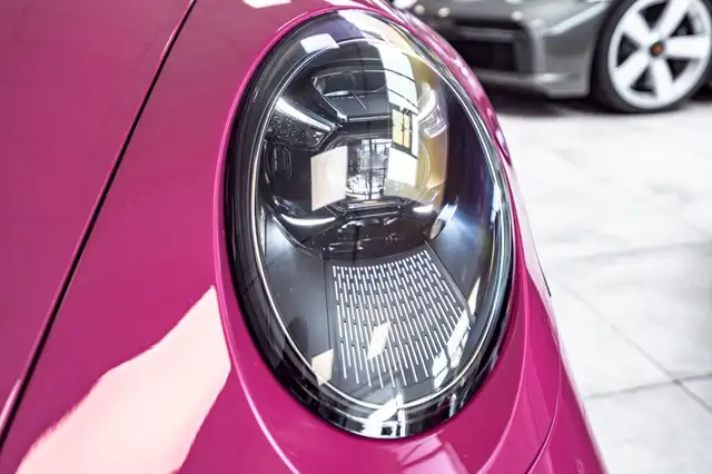 Porsche 911 view 10