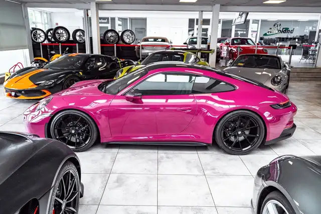Porsche 911 view 4