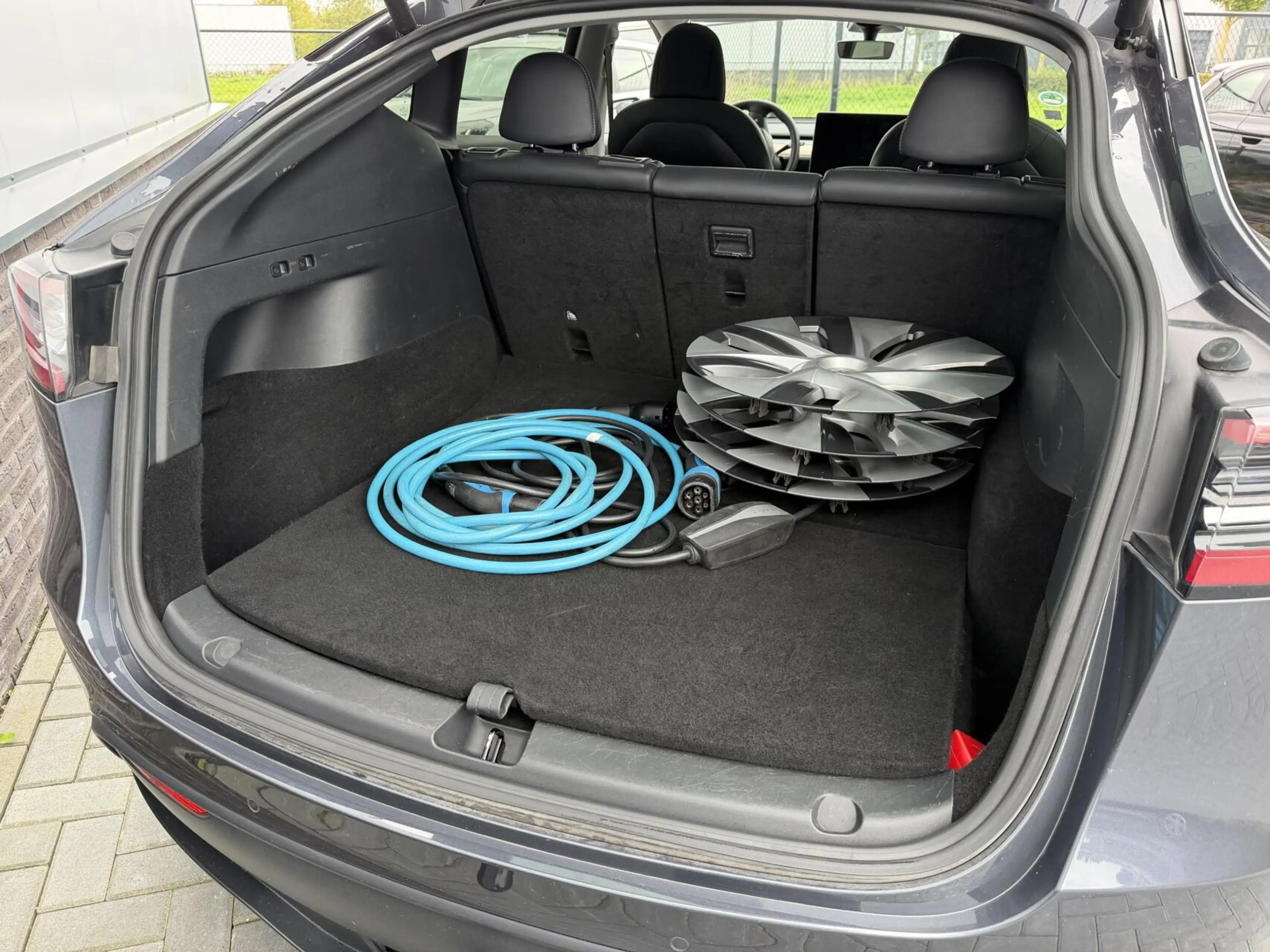 Tesla Model Y Long Range AWD 75 kWh — photo 15