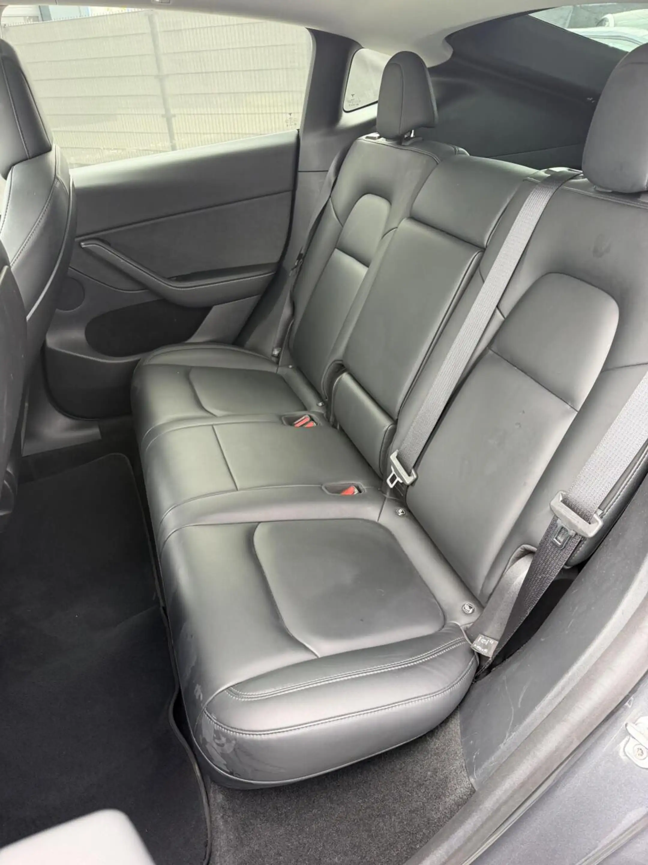 Tesla Model Y Long Range AWD 75 kWh — photo 14
