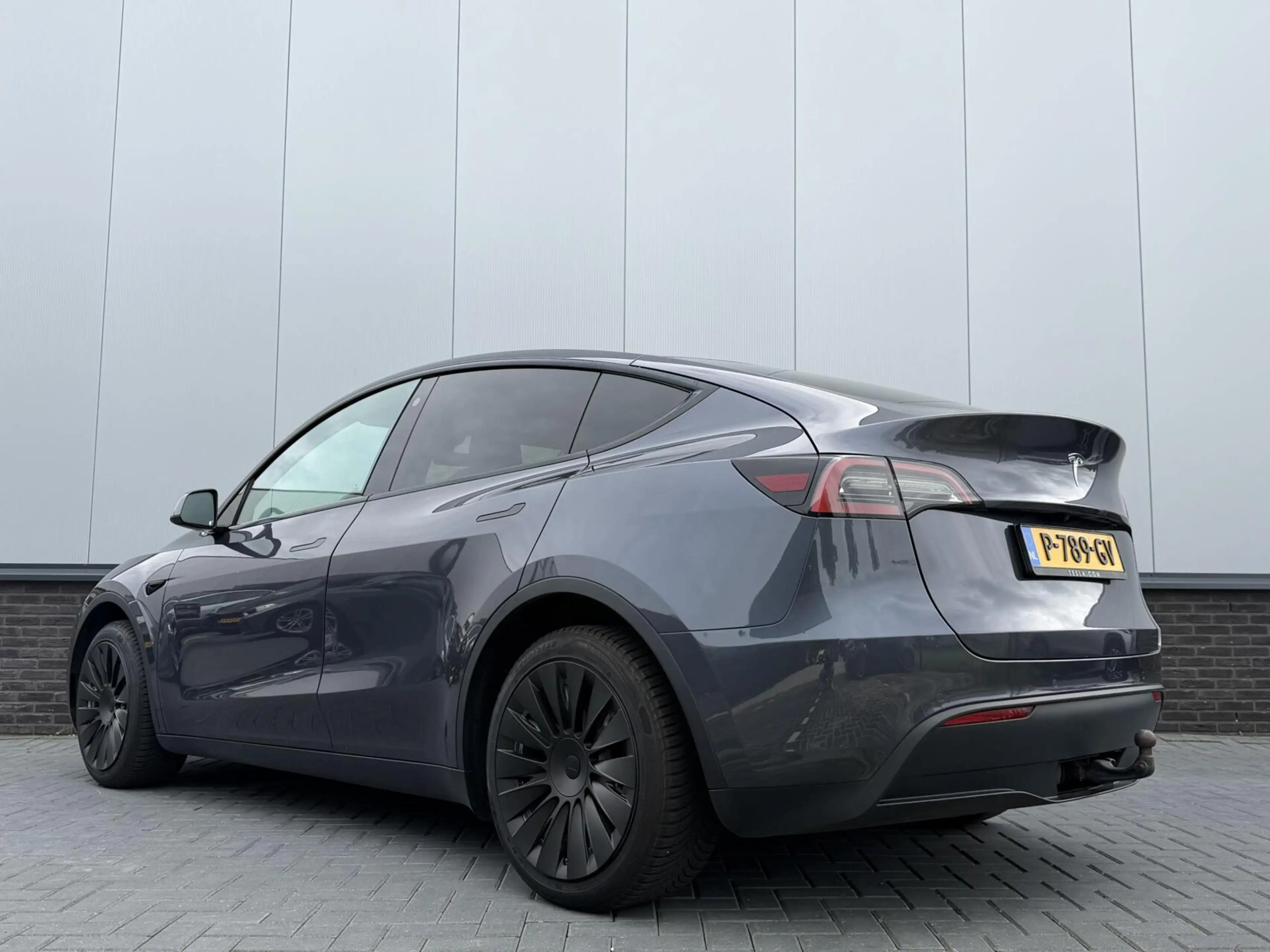 Tesla Model Y Long Range AWD 75 kWh — photo 6