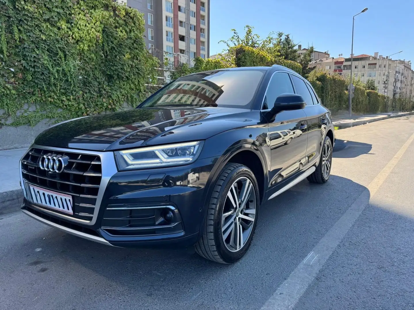 Audi Q5 Q5 2,0 TFSI quattro design S-tronic design Blau - 2