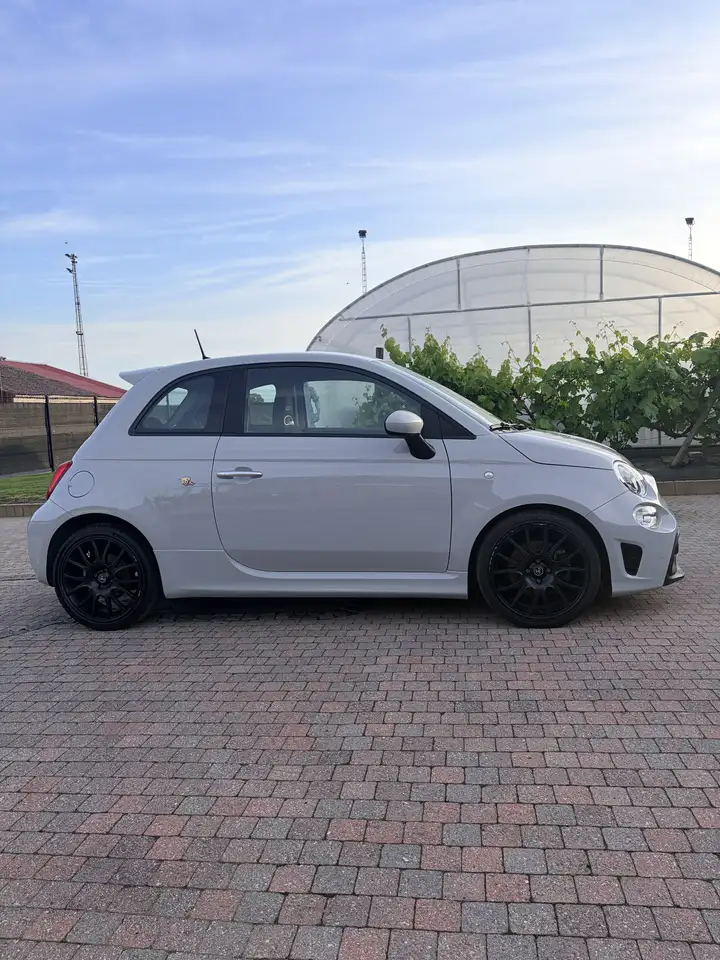 Abarth 595 2022