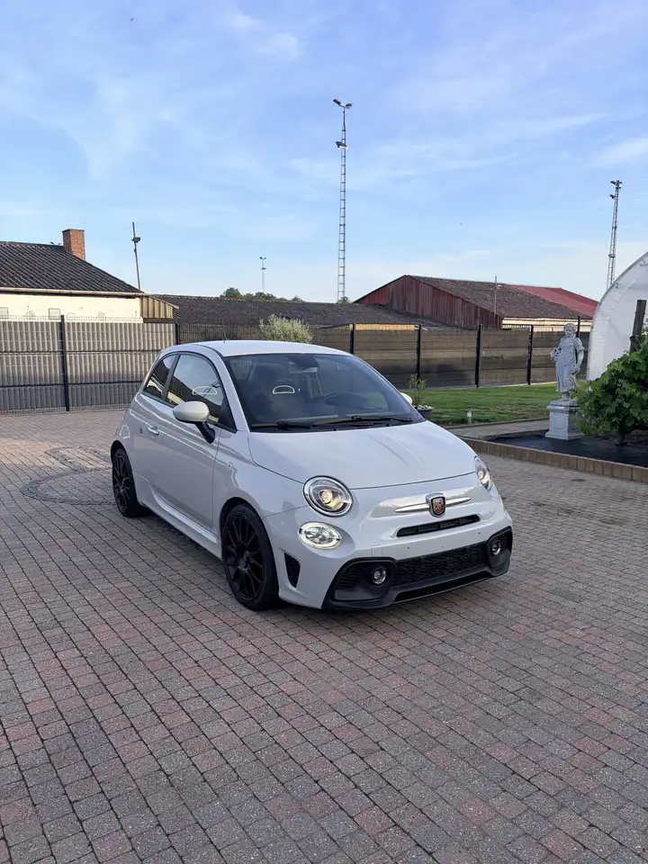 Abarth 595 2022