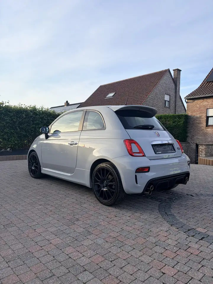 Abarth 595 2022