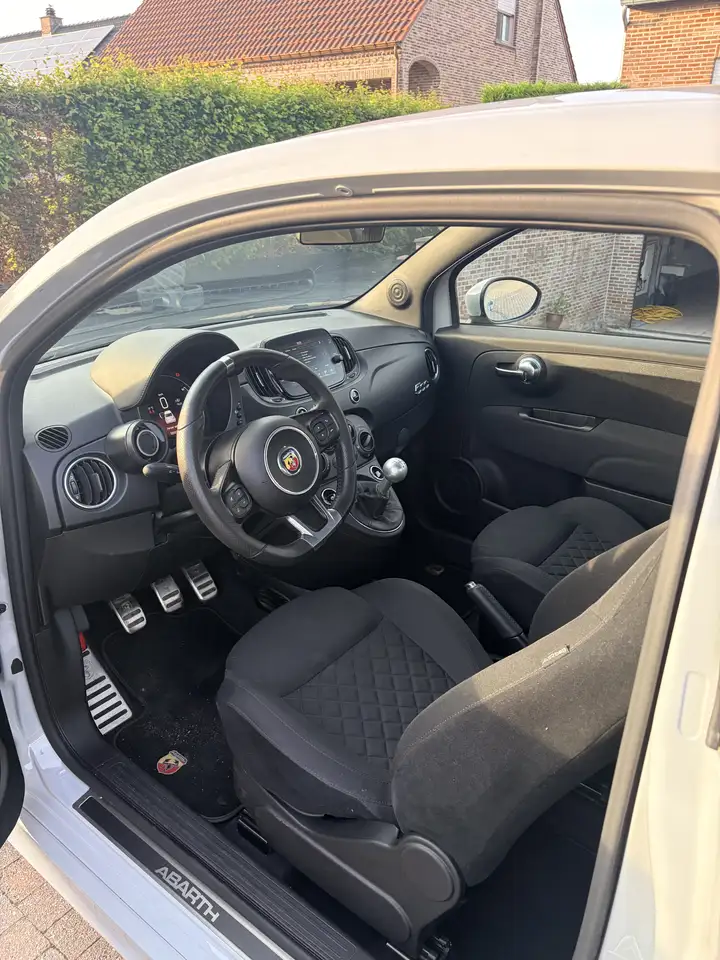 Abarth 595 2022