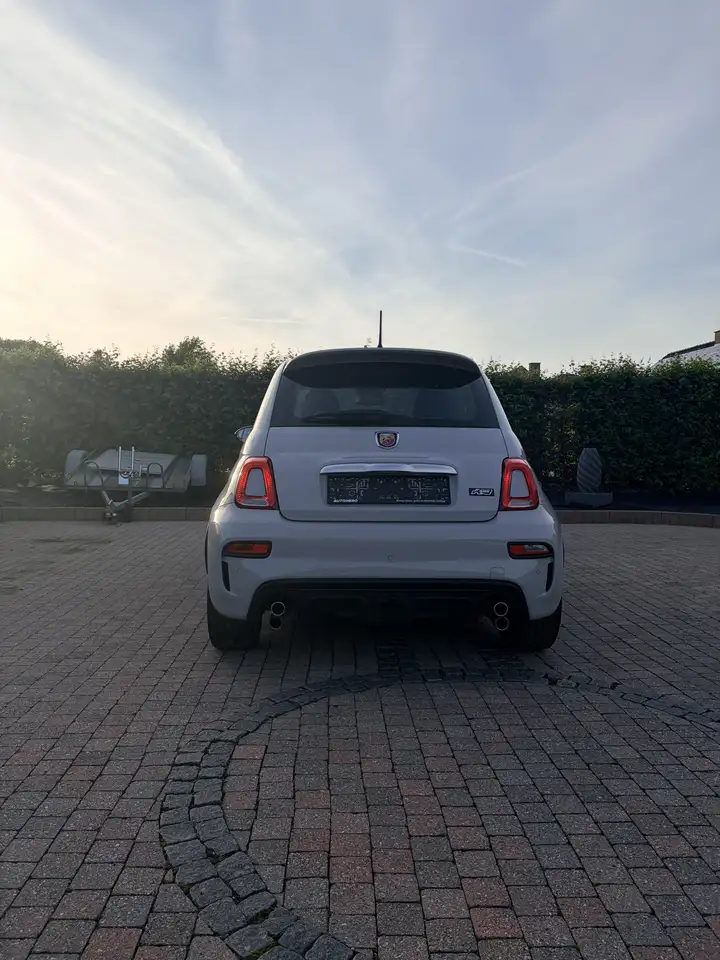 Abarth 595 2022