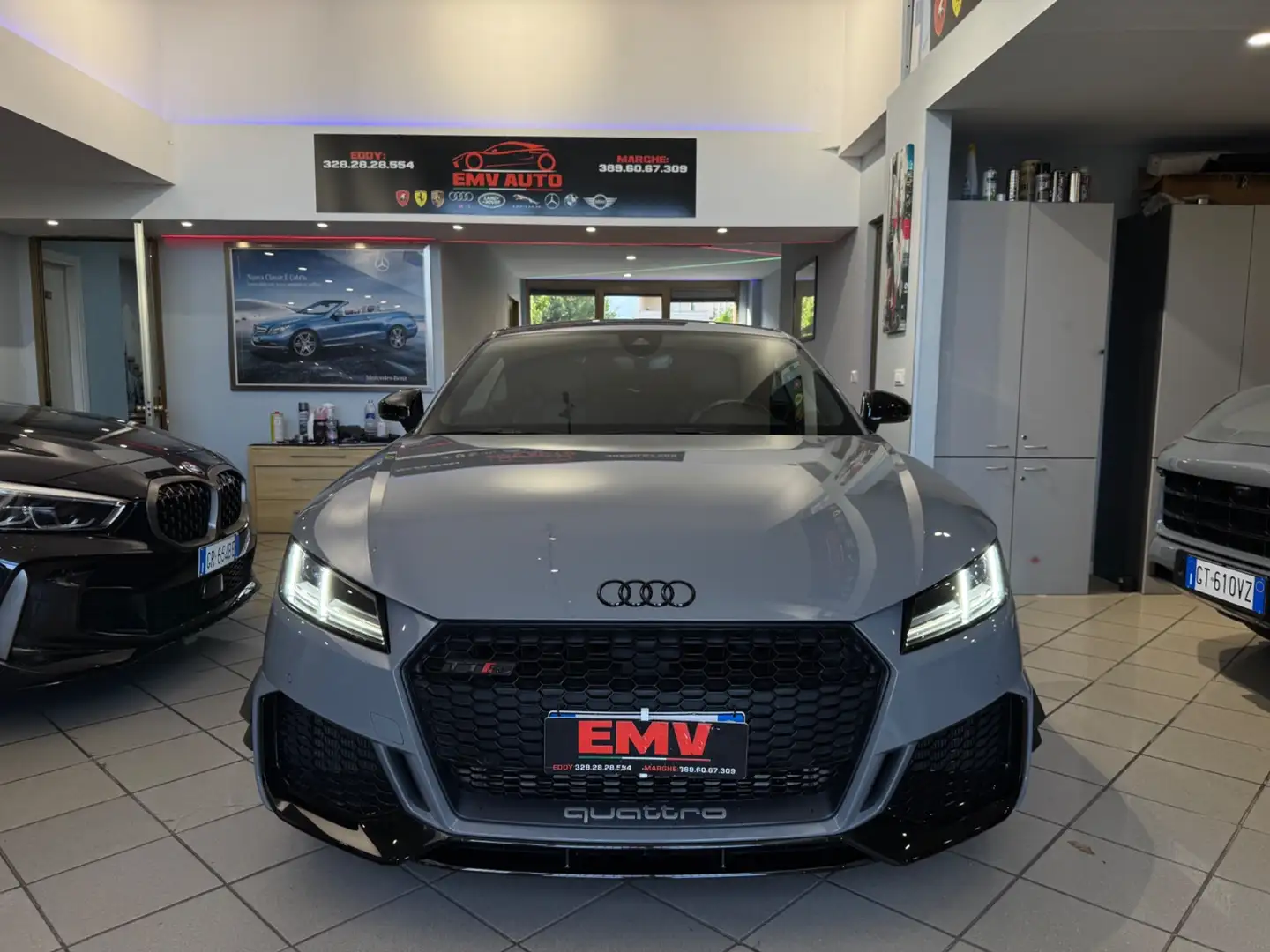 Audi TT RS RS Coupé 2.5 TFSI quattro S tronic Šedá - 2