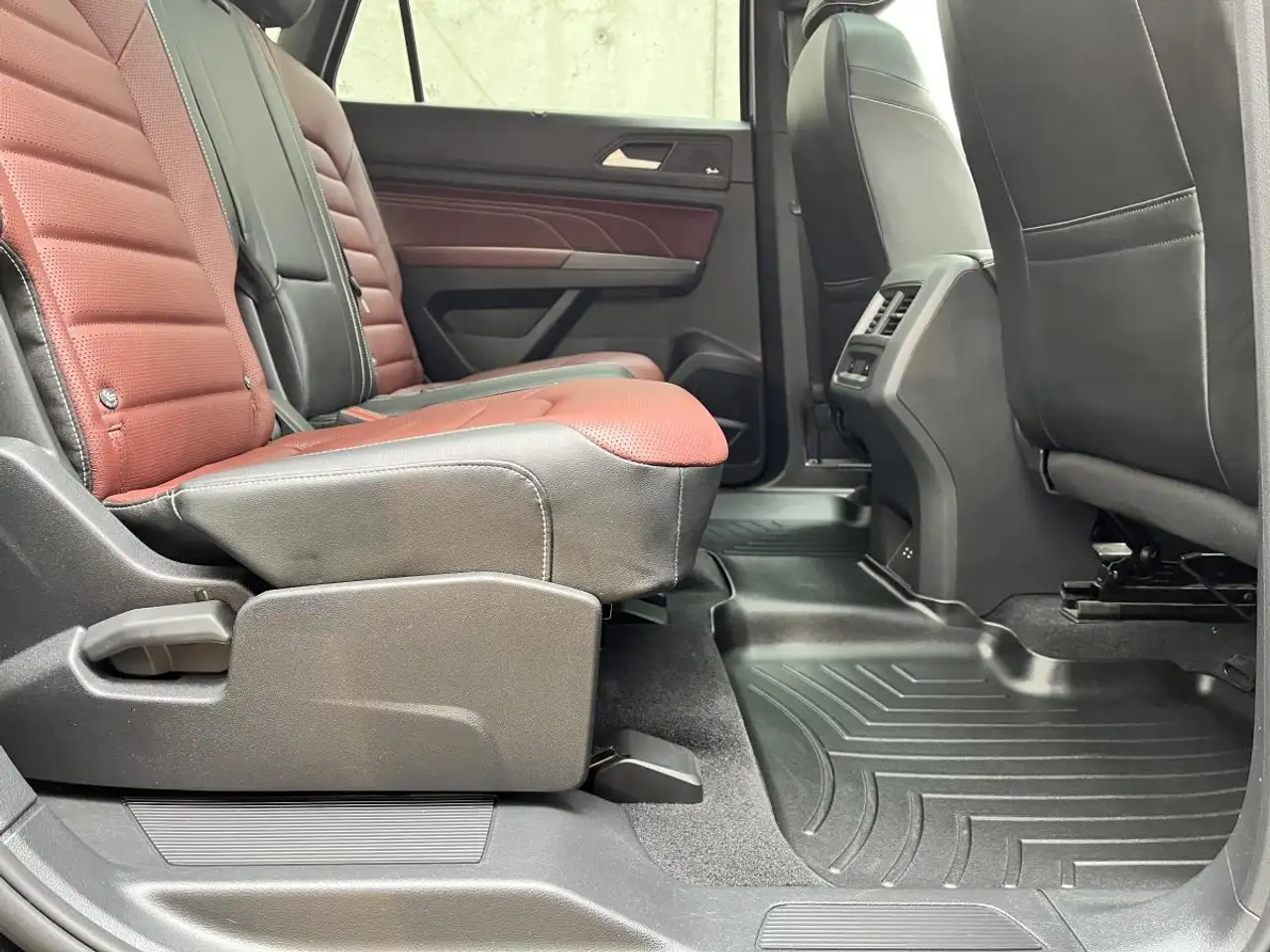 Volkswagen Atlas снимка Volkswagen Atlas