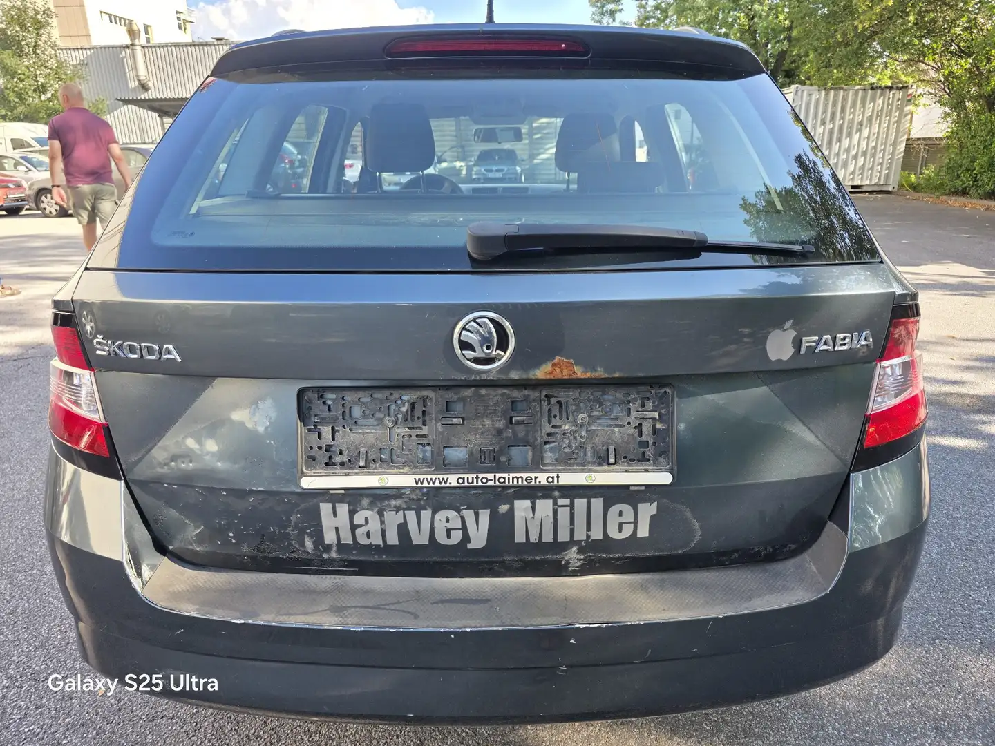Skoda Fabia Combi 1.0 MPI Scoutline Grau - 2