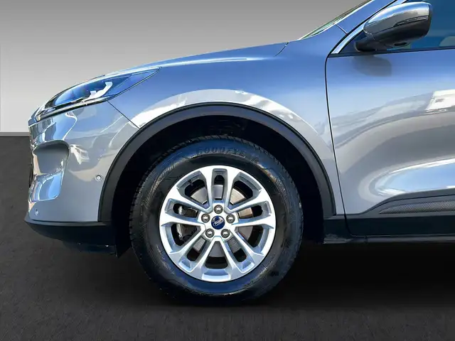 Ford Kuga view 4