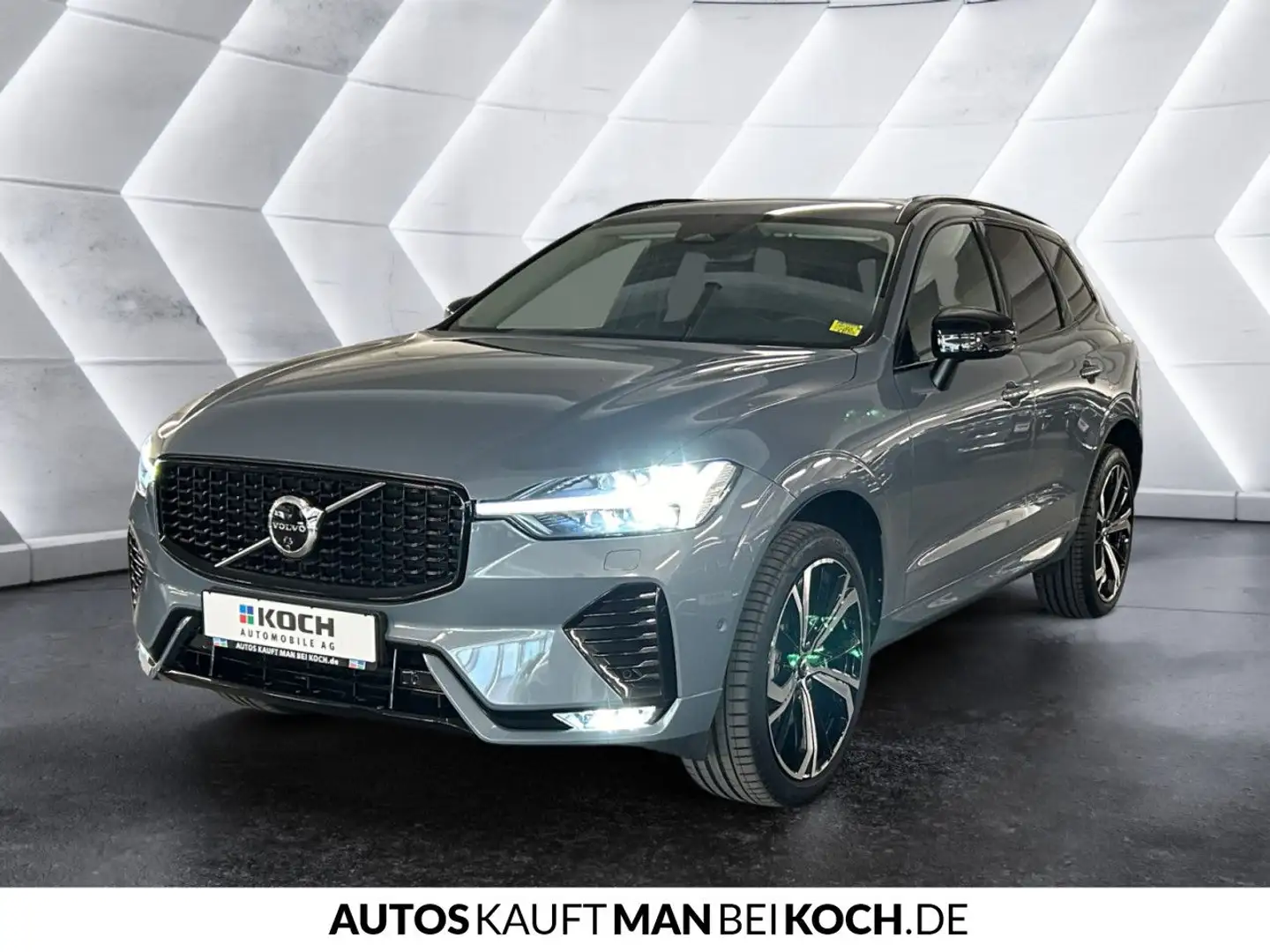 Volvo XC60 B4 AWD Ultimate Dark PANO STDHz ACC BLIS HUD Grau - 2
