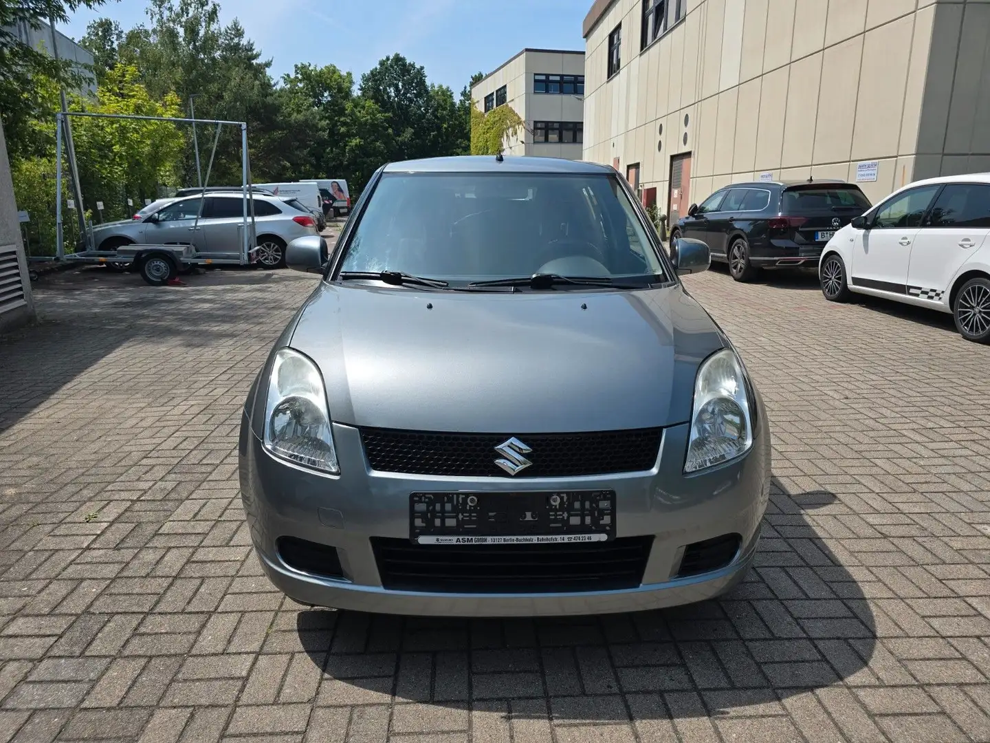 Suzuki Swift Lim. Dance Club Gris - 2