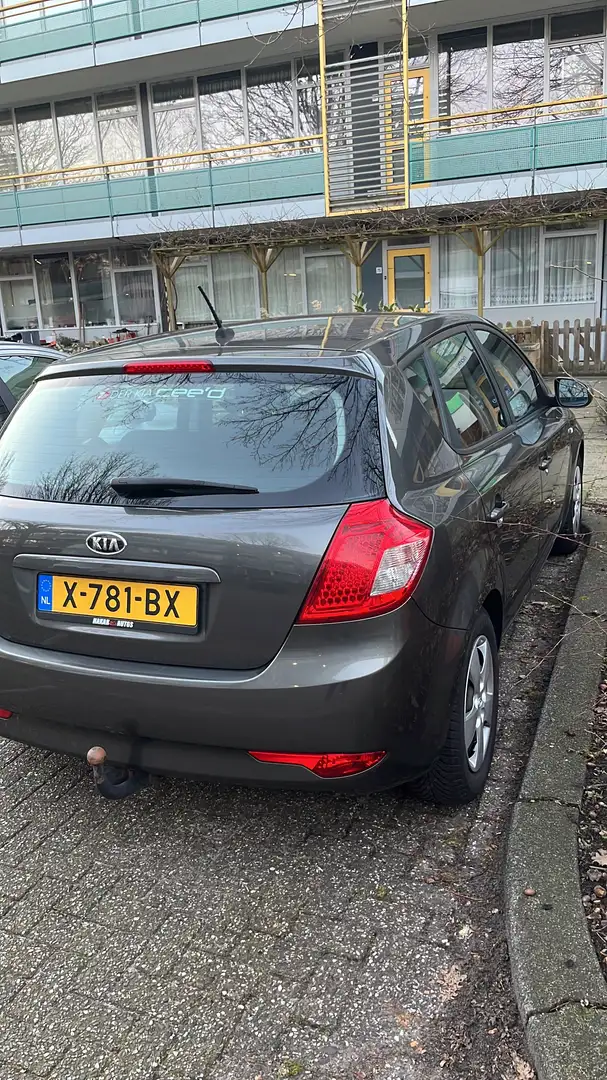 Kia Ceed / cee'd Ceed / cee'd 1.4 X-pect ISG Grau - 2