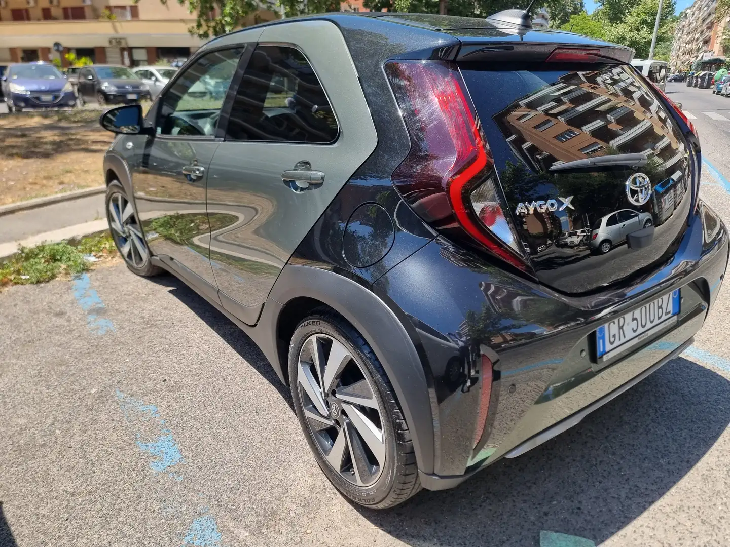Toyota Aygo X Lounge Air - 72cv cambio automatico capote elettr Verde - 2