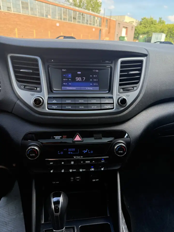 Hyundai TUCSON снимка Hyundai TUCSON