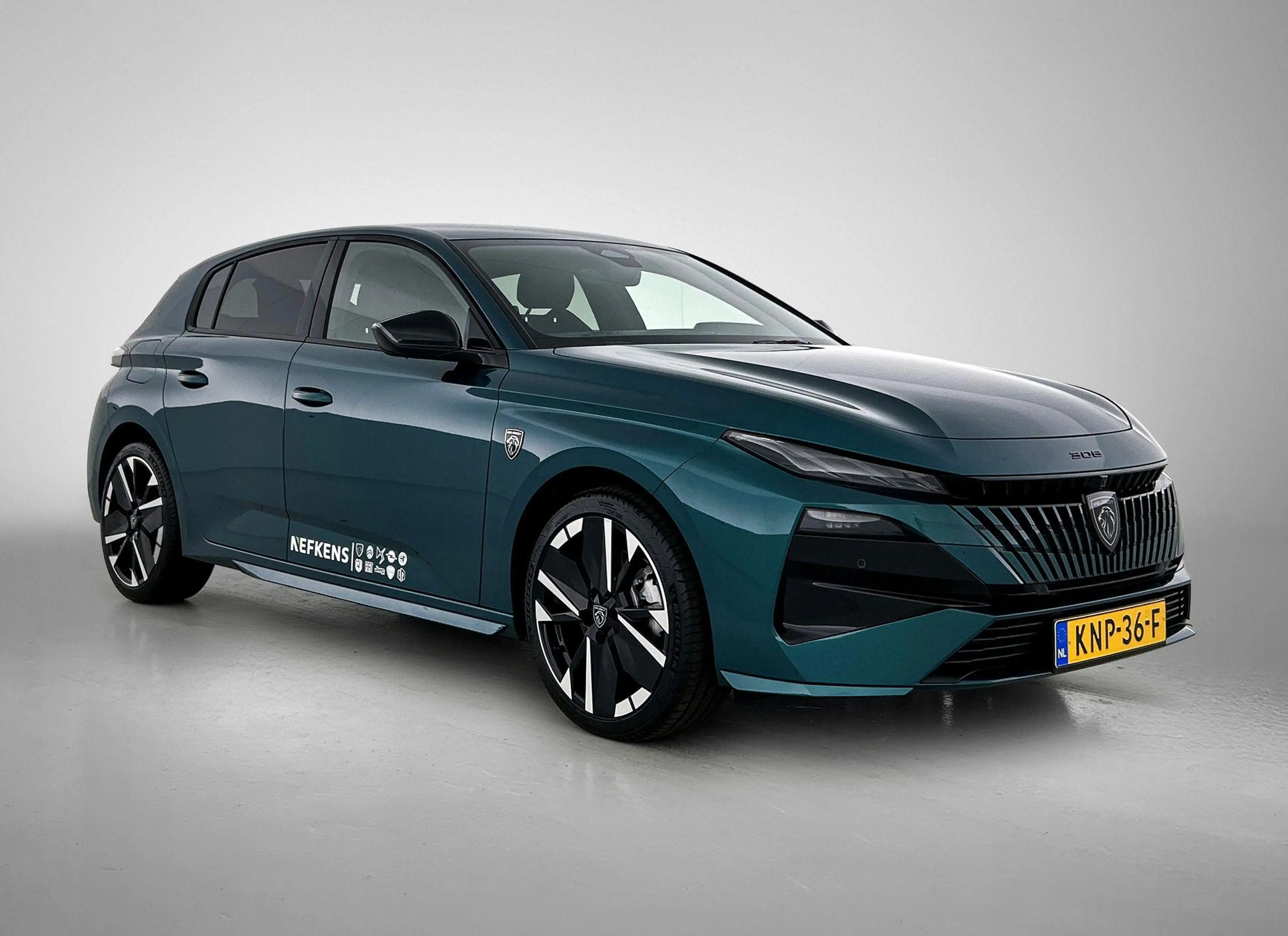Peugeot 308 1.2 Hybrid 145 e-DCS6 GT | Alcantara® Executive In — photo 2