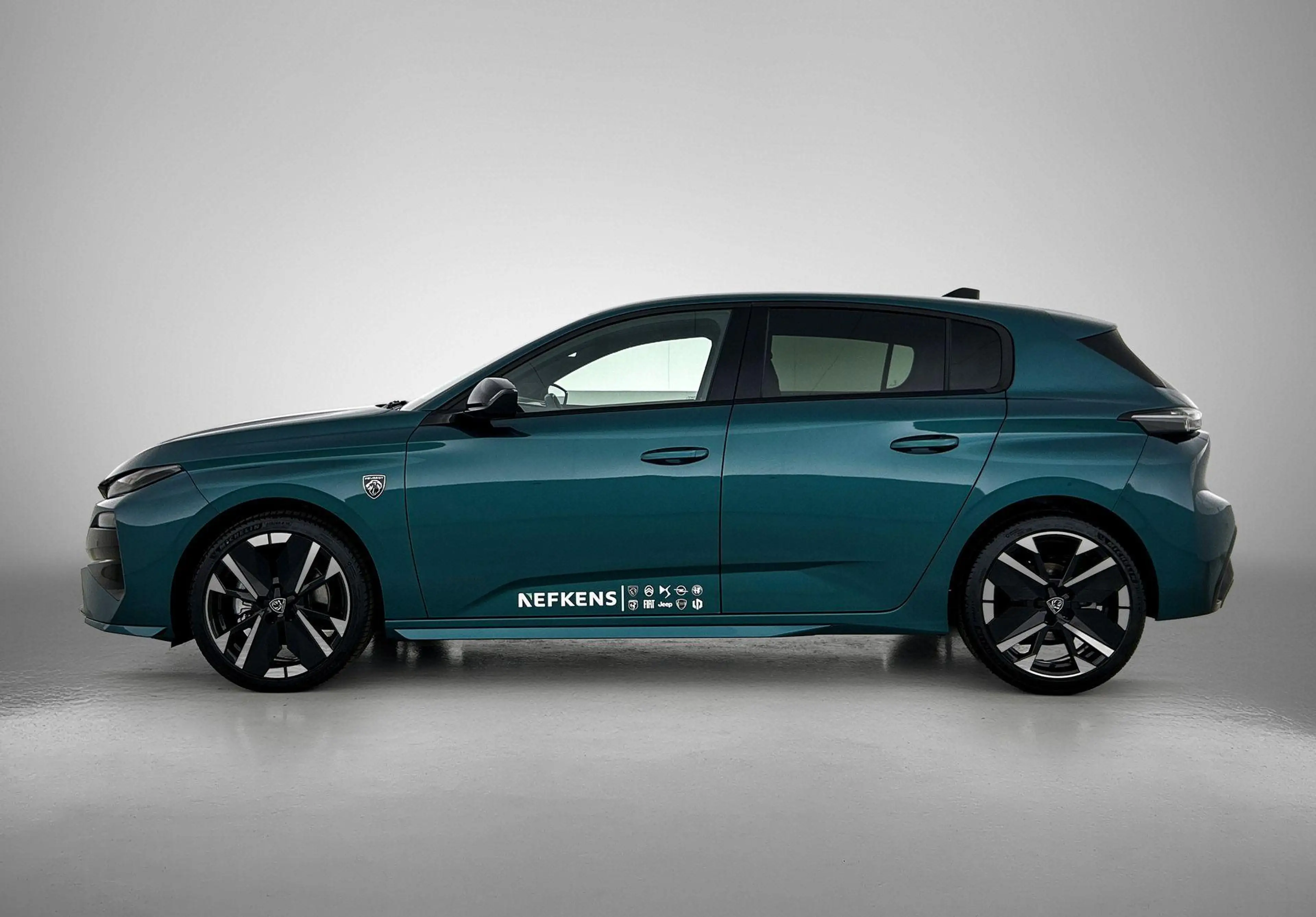Peugeot 308 1.2 Hybrid 145 e-DCS6 GT | Alcantara® Executive In — photo 5