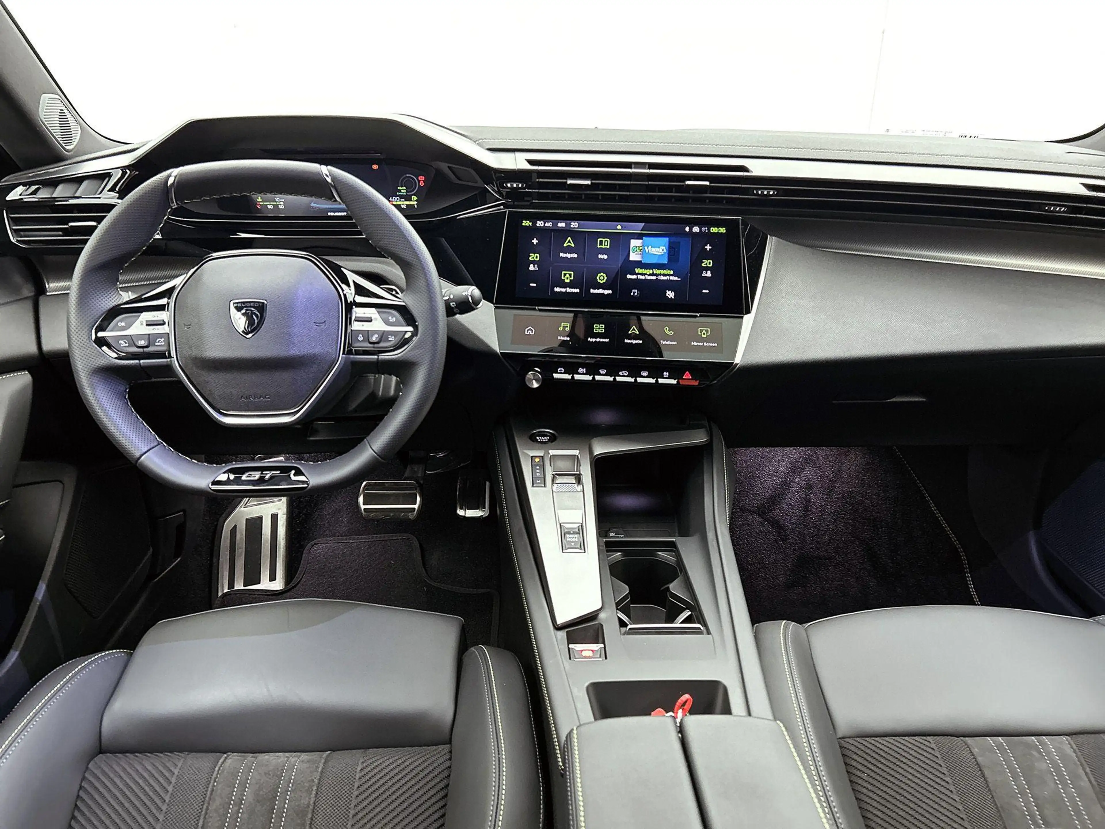 Peugeot 308 1.2 Hybrid 145 e-DCS6 GT | Alcantara® Executive In — photo 12