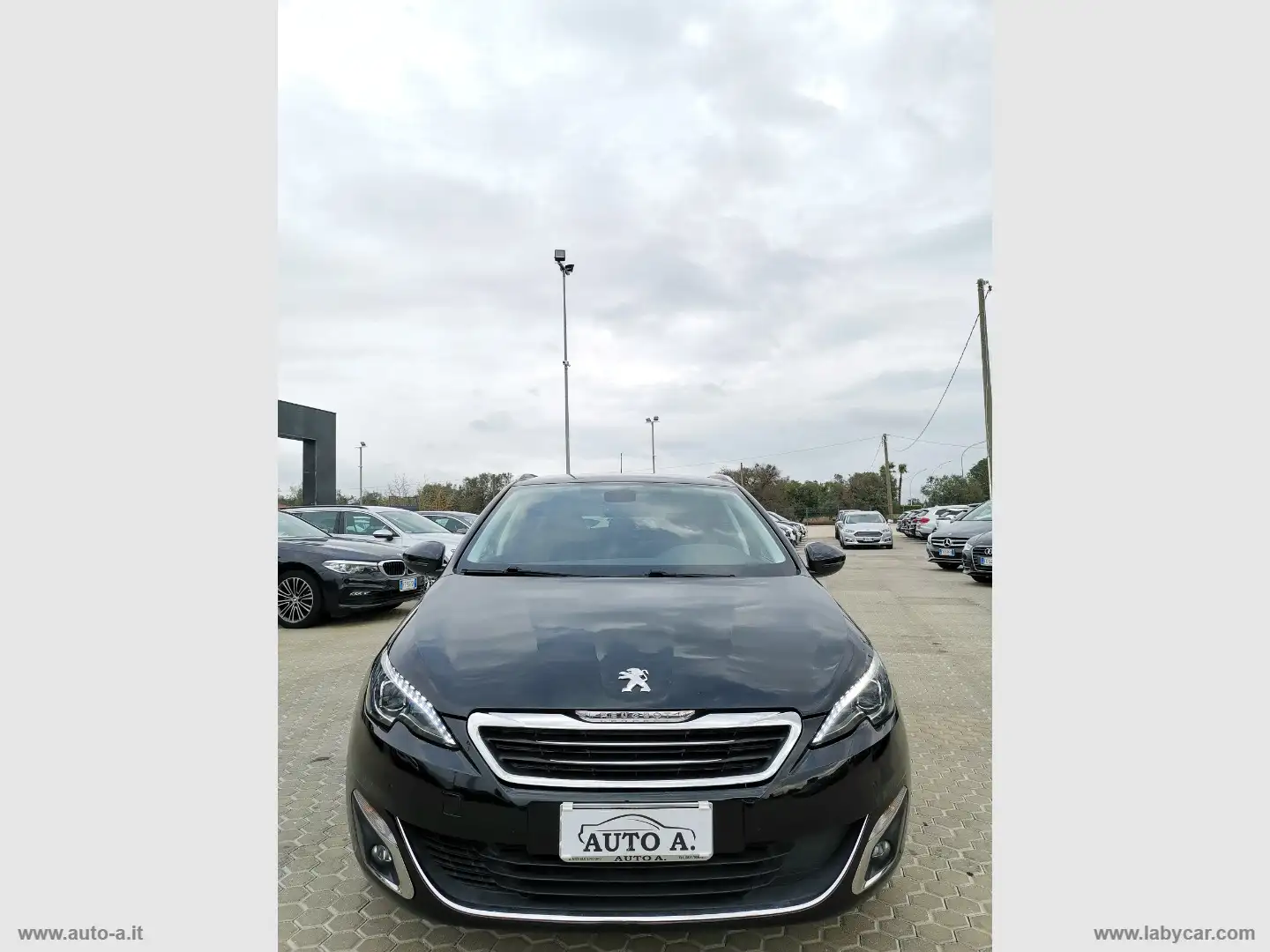 Peugeot 308 BlueHDi 120 S&S SW Allure Nero - 2