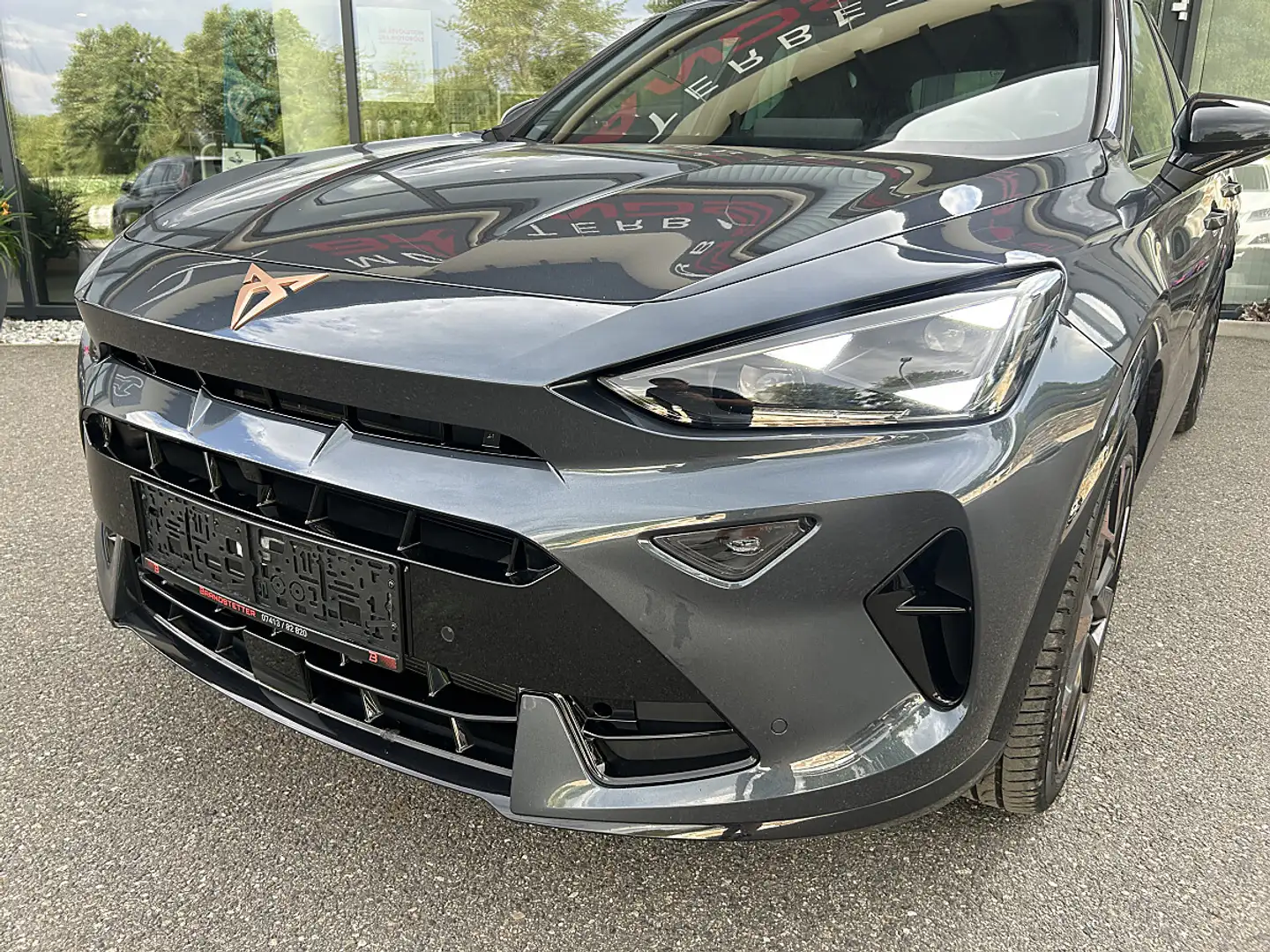 CUPRA Formentor 1,5 e-TSI Cupra DSG Grau - 2