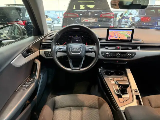 Audi A4 Avant view 10