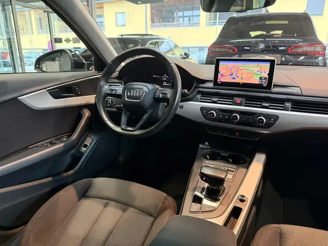 Audi A4 Avant view 12