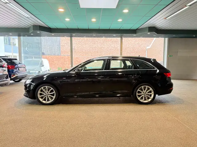 Audi A4 Avant view 8