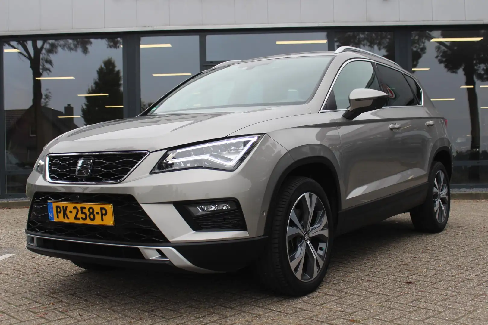 SEAT Ateca 1.4 EcoTSI Xcellence Bruin - 2