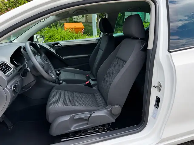Volkswagen Golf view 12