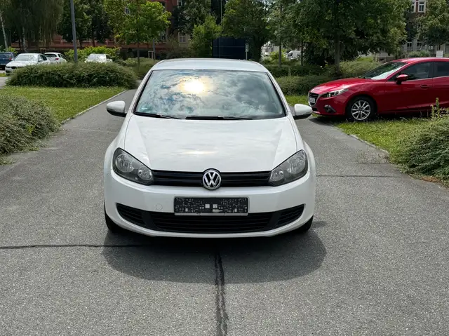 Volkswagen Golf view 2