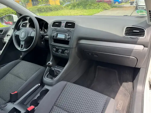 Volkswagen Golf view 8