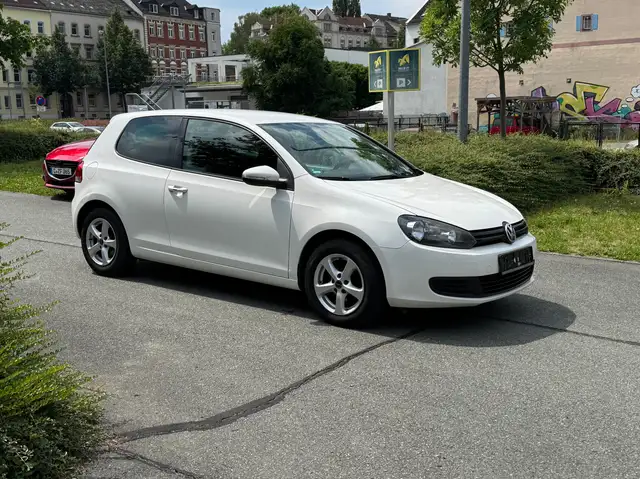 Volkswagen Golf view 3