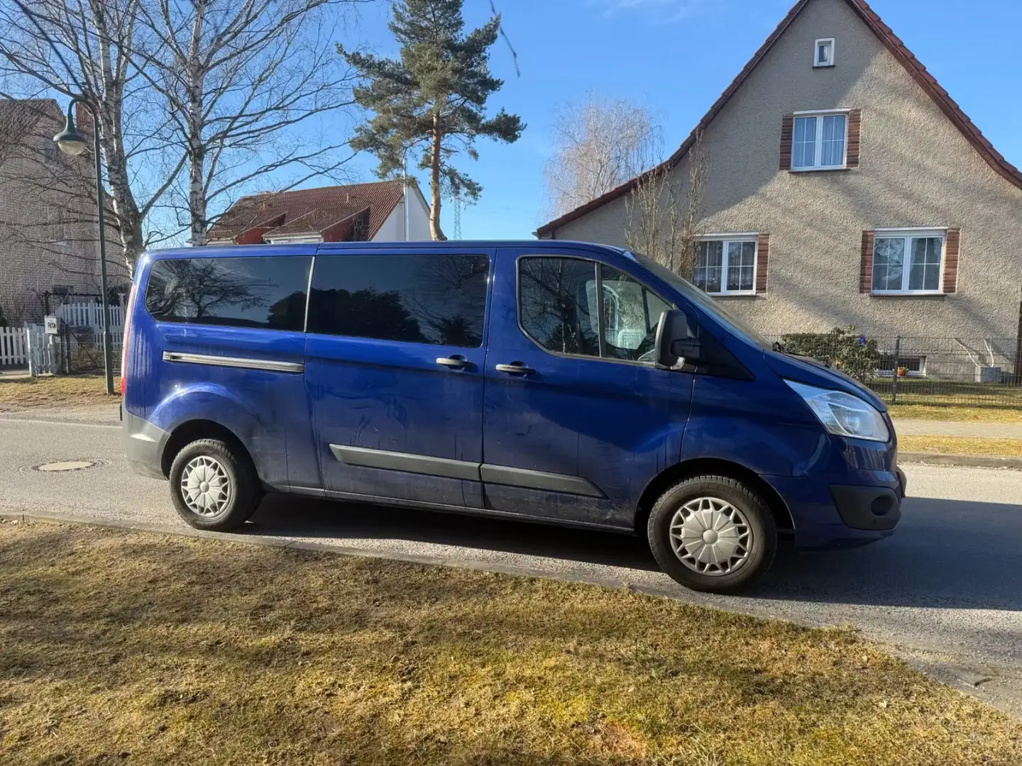 Ford Tourneo Custom Tourneo Custom L2H1 Limited 2,2 TDCi Limited Blau - 1