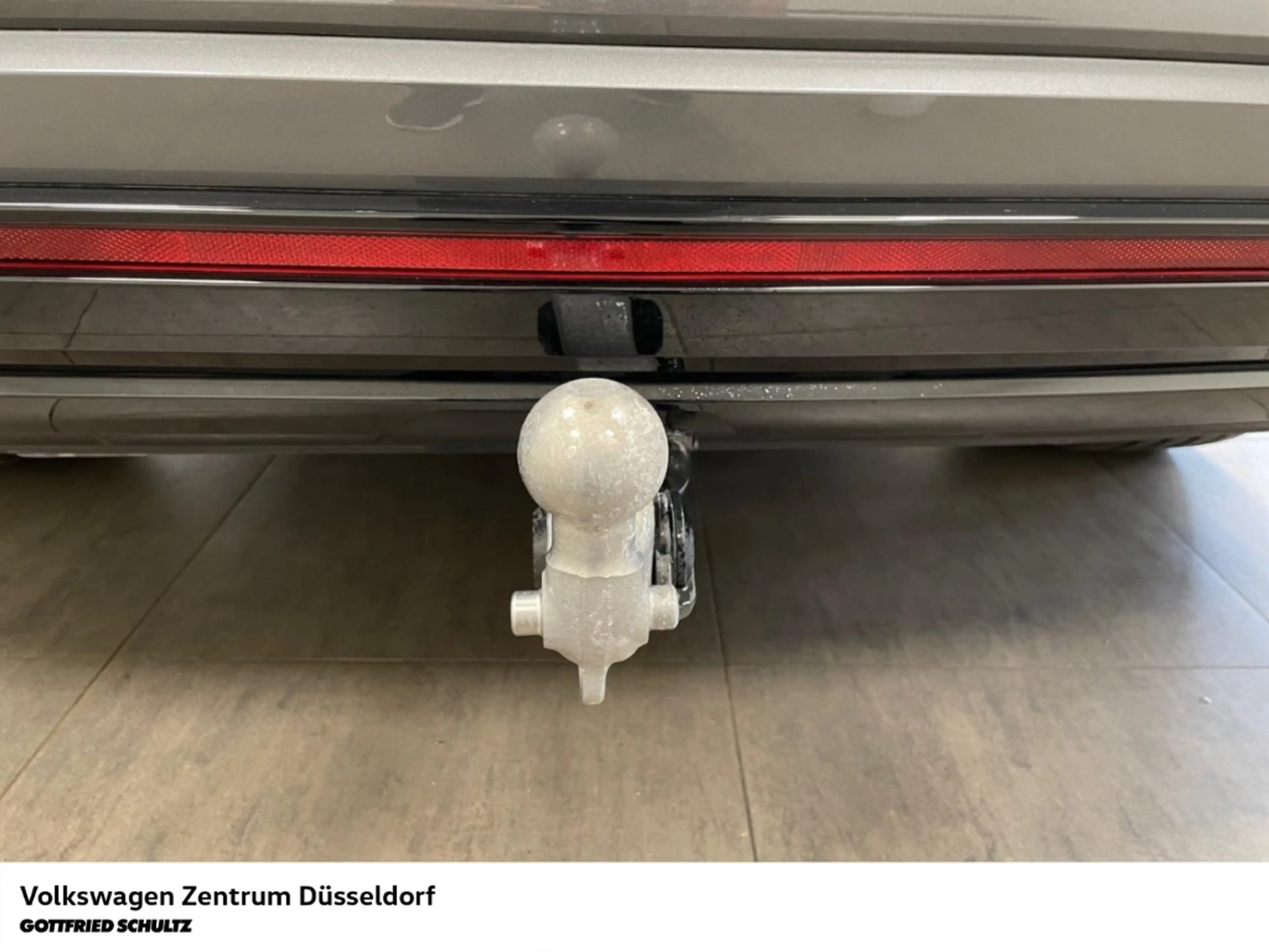Volkswagen Touareg R-Line 2.0 TDI 4Motion DSG AHK Leder Navi — photo 9