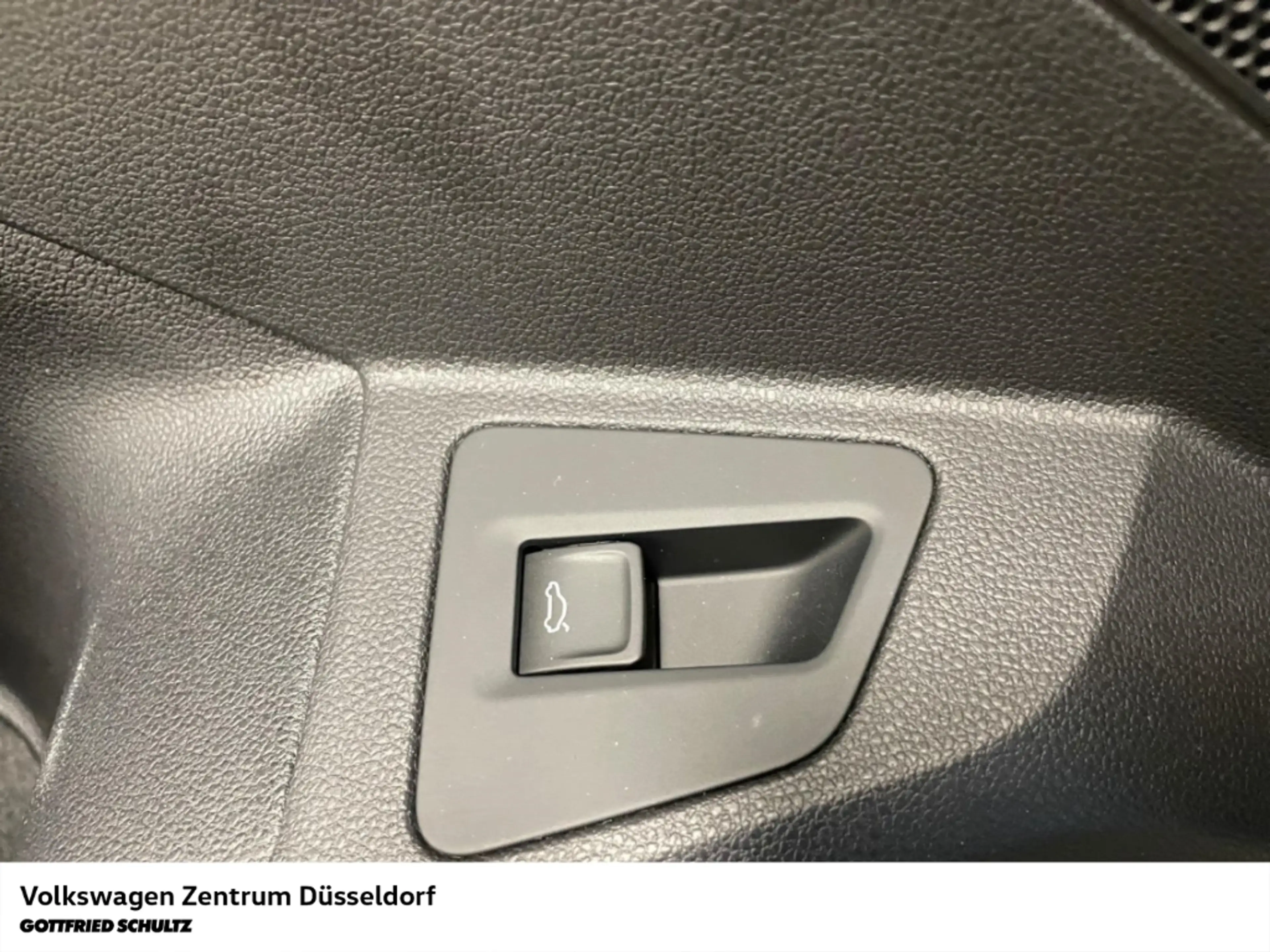 Volkswagen Touareg R-Line 2.0 TDI 4Motion DSG AHK Leder Navi — photo 13