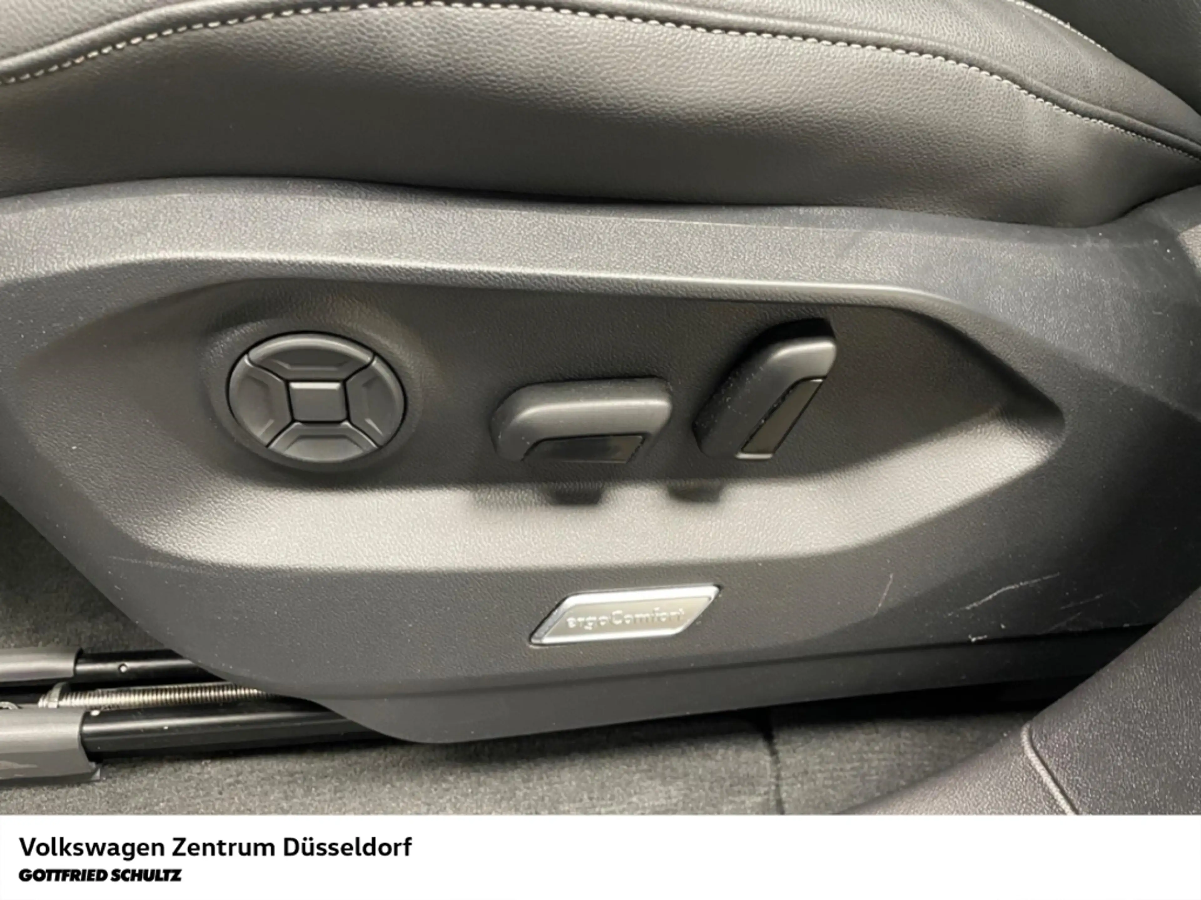 Volkswagen Touareg R-Line 2.0 TDI 4Motion DSG AHK Leder Navi — photo 11