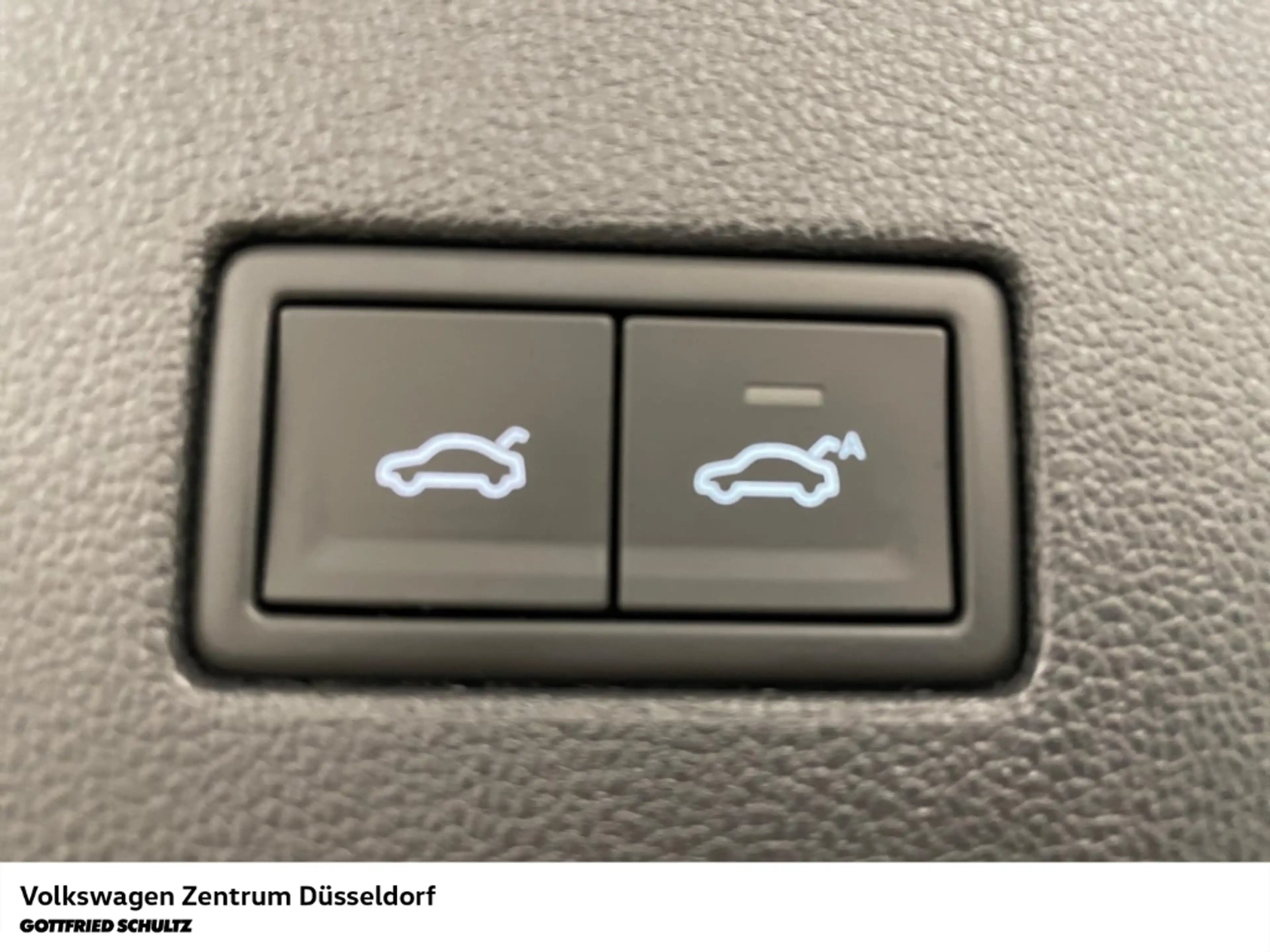 Volkswagen Touareg R-Line 2.0 TDI 4Motion DSG AHK Leder Navi — photo 12