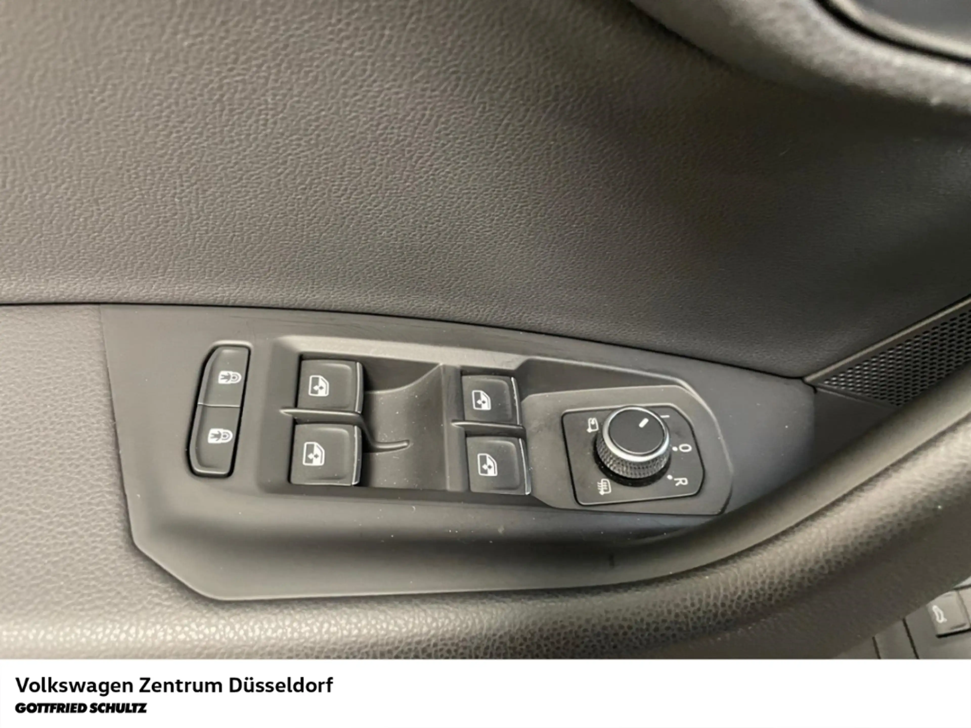 Volkswagen Touareg R-Line 2.0 TDI 4Motion DSG AHK Leder Navi — photo 10