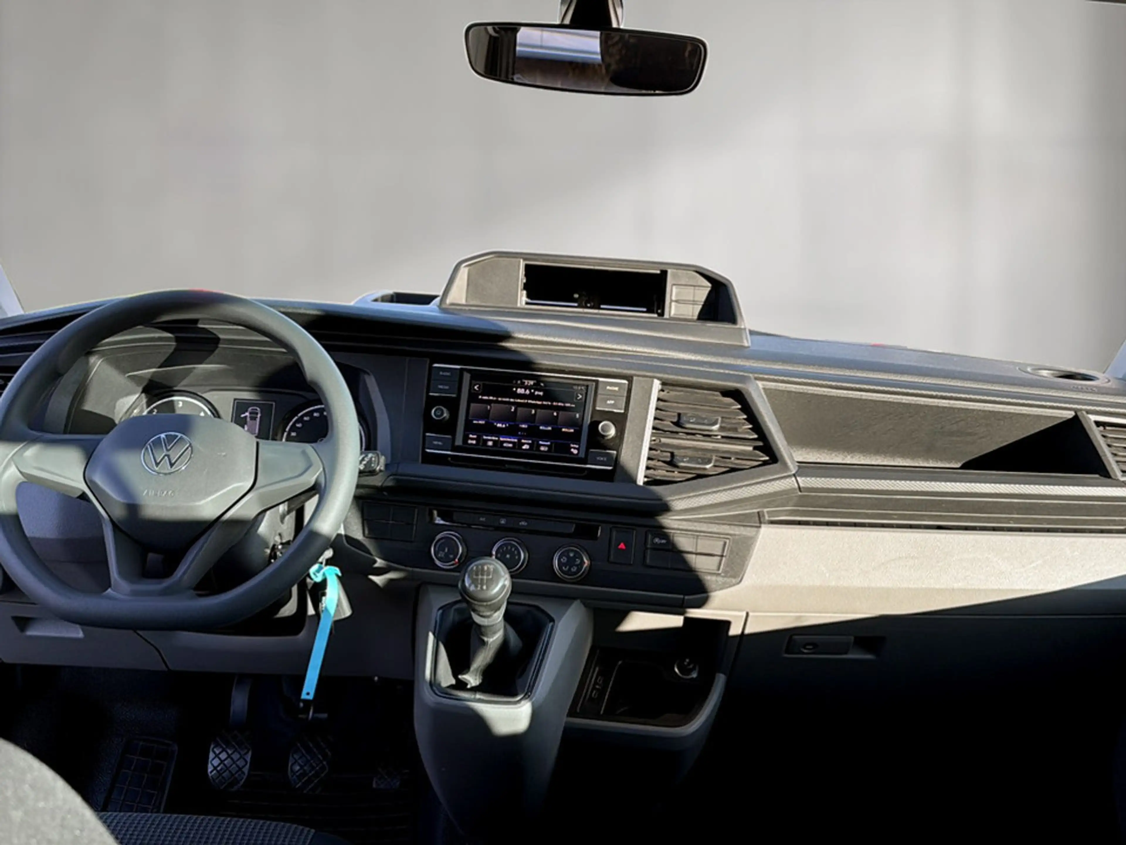 Volkswagen T6.1 Transporter Kombi LR TDI — photo 9