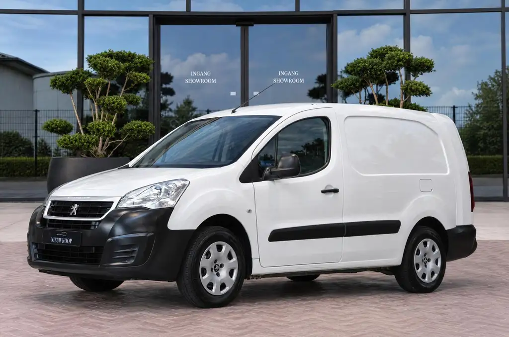 Peugeot Partner 2017 из Европы — купить под ключ