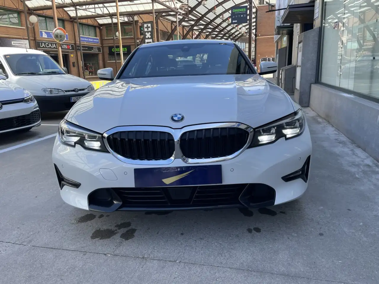 BMW 330 Berline in Wit tweedehands in COLLADO VILLALBA. voor € 32.800,-